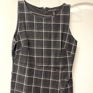 WHBM In mint condition sleeveless blouse